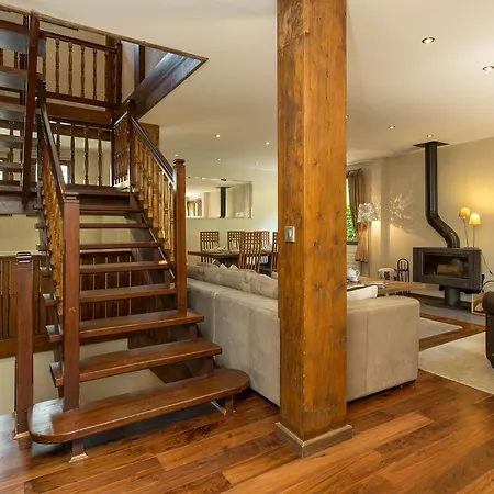 Villa Loppe - Mountain Four-bedroom Hidden Gem