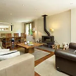 Loppe - Mountain Four-bedroom Hidden Gem Villa