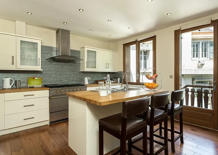 Loppe - Mountain Four-bedroom Hidden Gem 别墅 霞慕尼