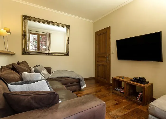 Loppe - Mountain Four-bedroom Hidden Gem