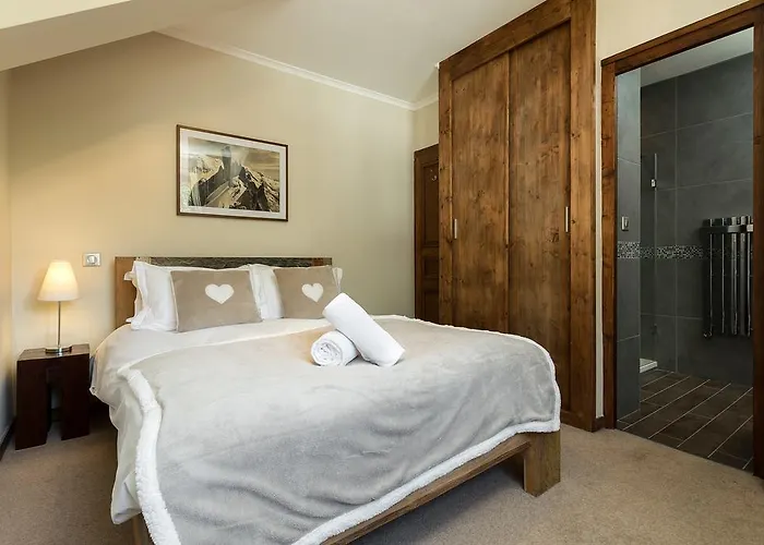 Loppe - Mountain Four-bedroom Hidden Gem 别墅